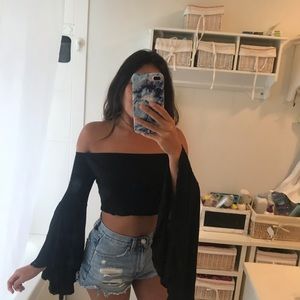 LF cropped flowy sleeves